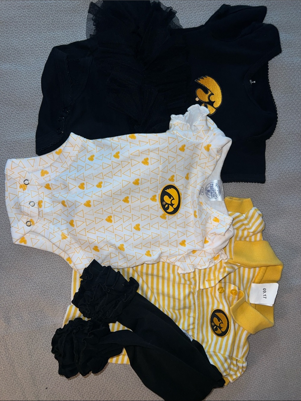 Iowa Hawkeyes Baby Girl Bundle | 4 Pieces | 0–3 / 0–6 Months | Like New Conditio